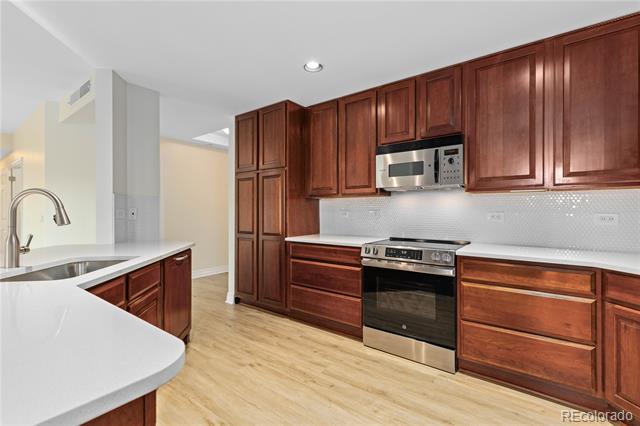 475 W 12th Avenue Unit: 6G
