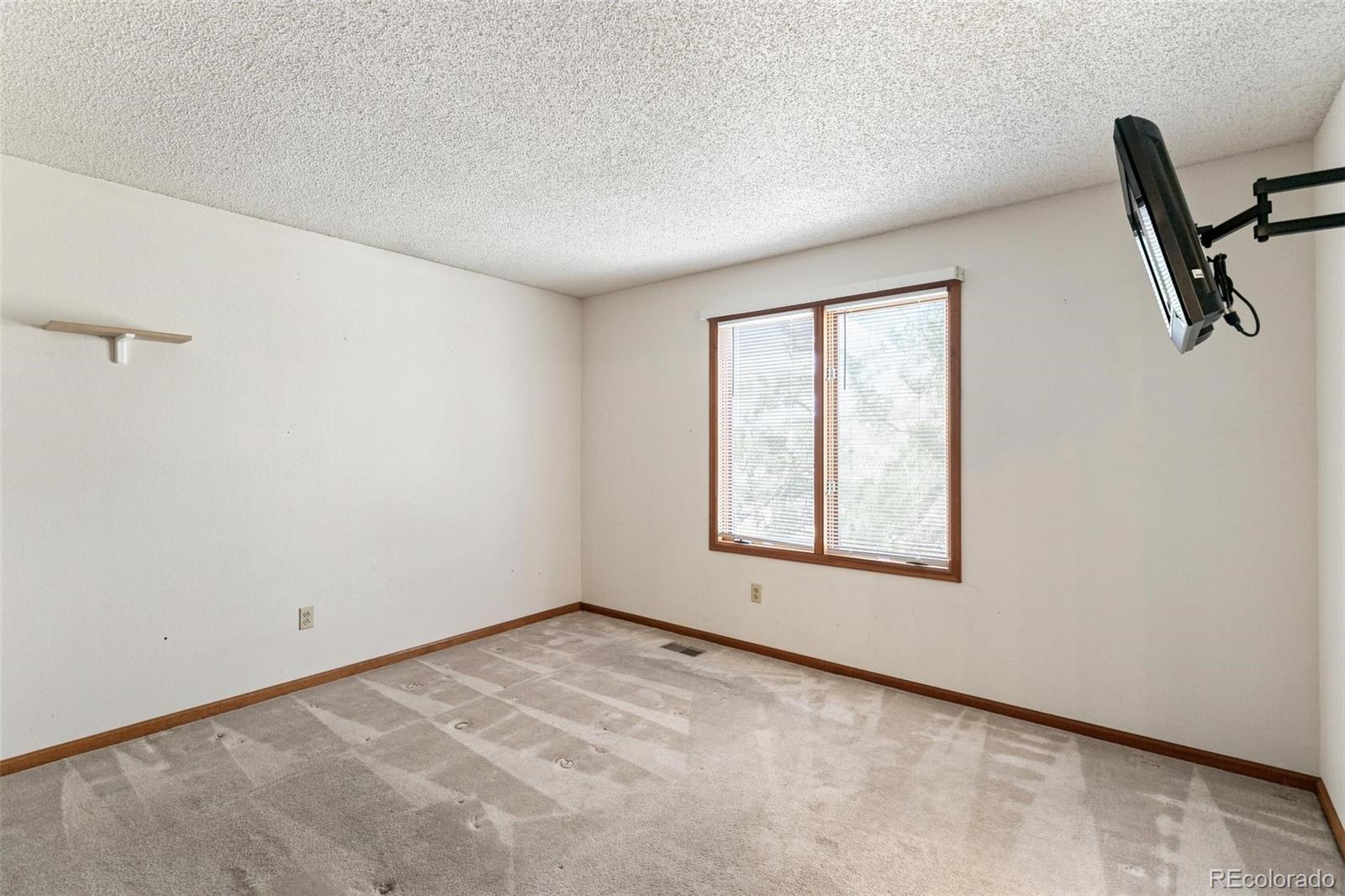 7471 Rattlesnake Drive