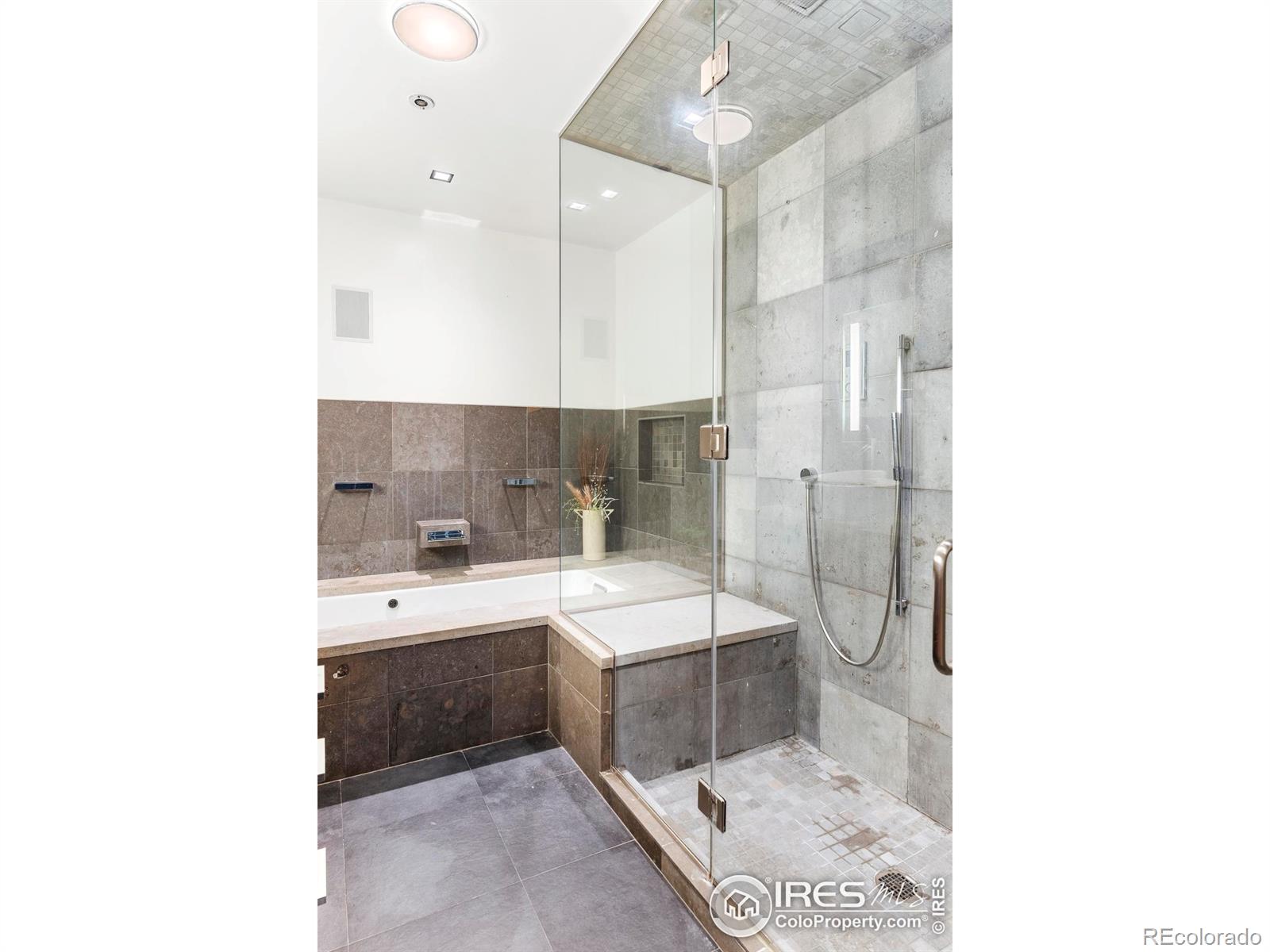 1155 Canyon Boulevard Unit: 207