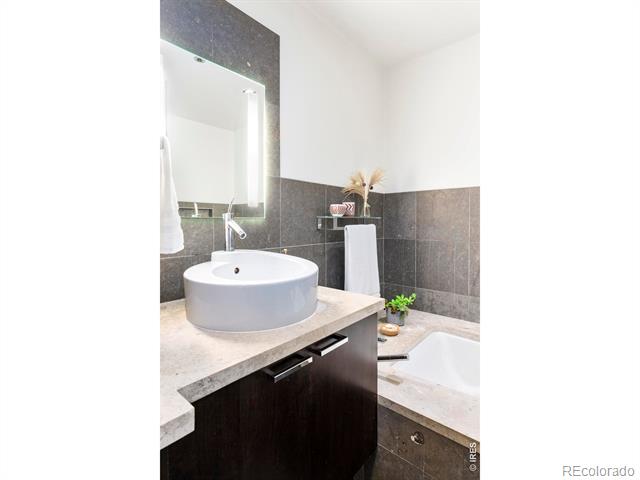 1155 Canyon Boulevard Unit: 207
