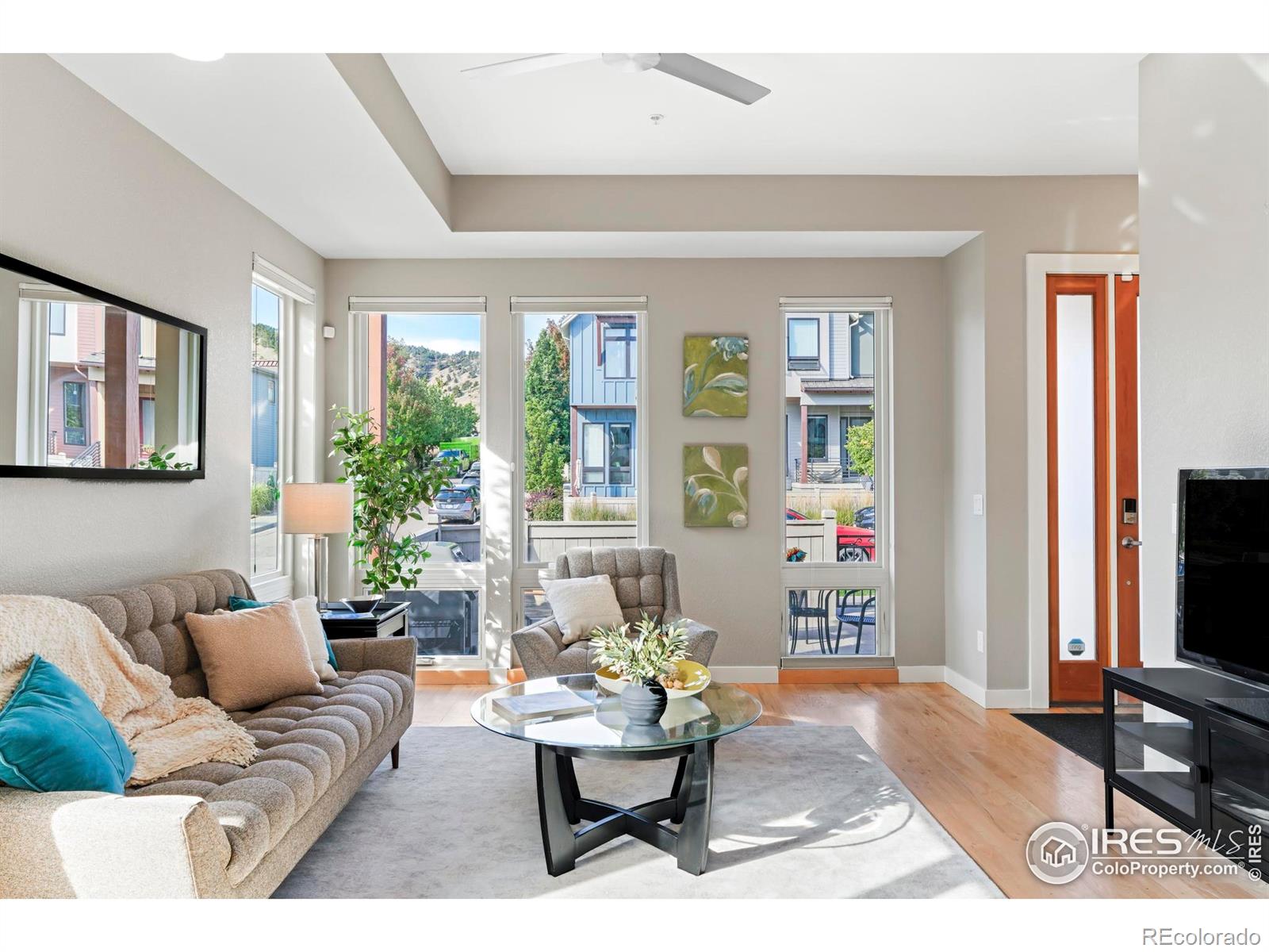 5318 5th Street Unit: F