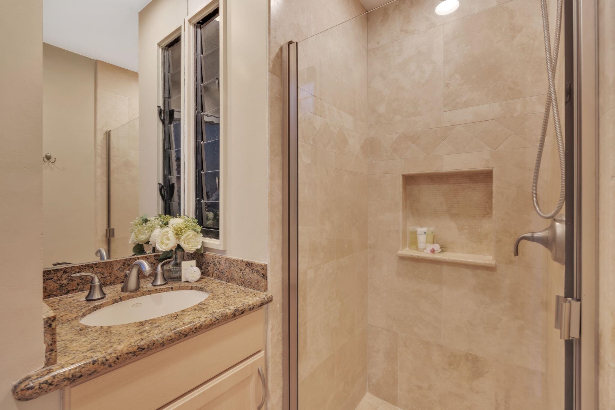 500 Bay Dr Unit: 32G-5