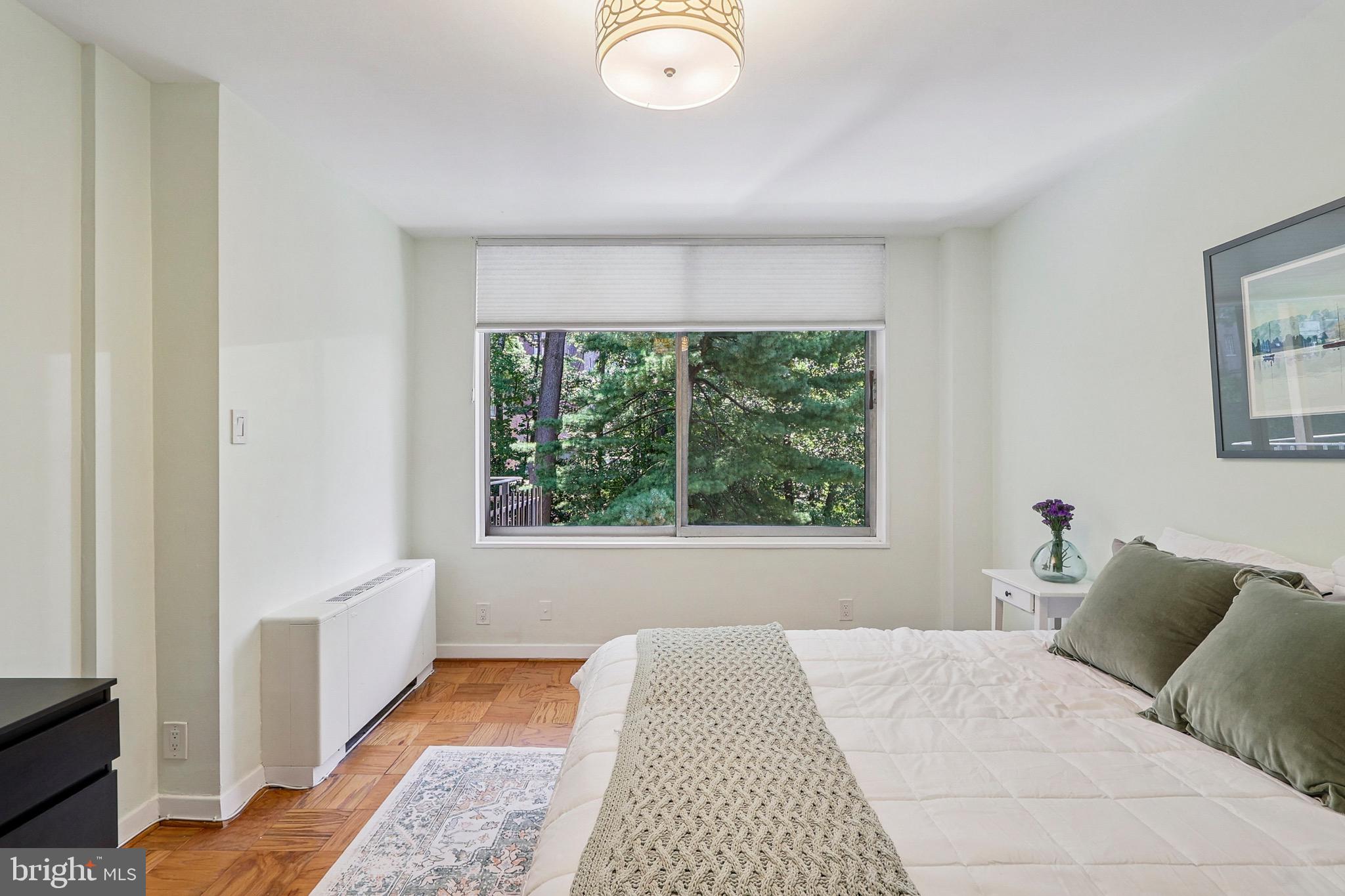 4100 Cathedral Ave NW #818