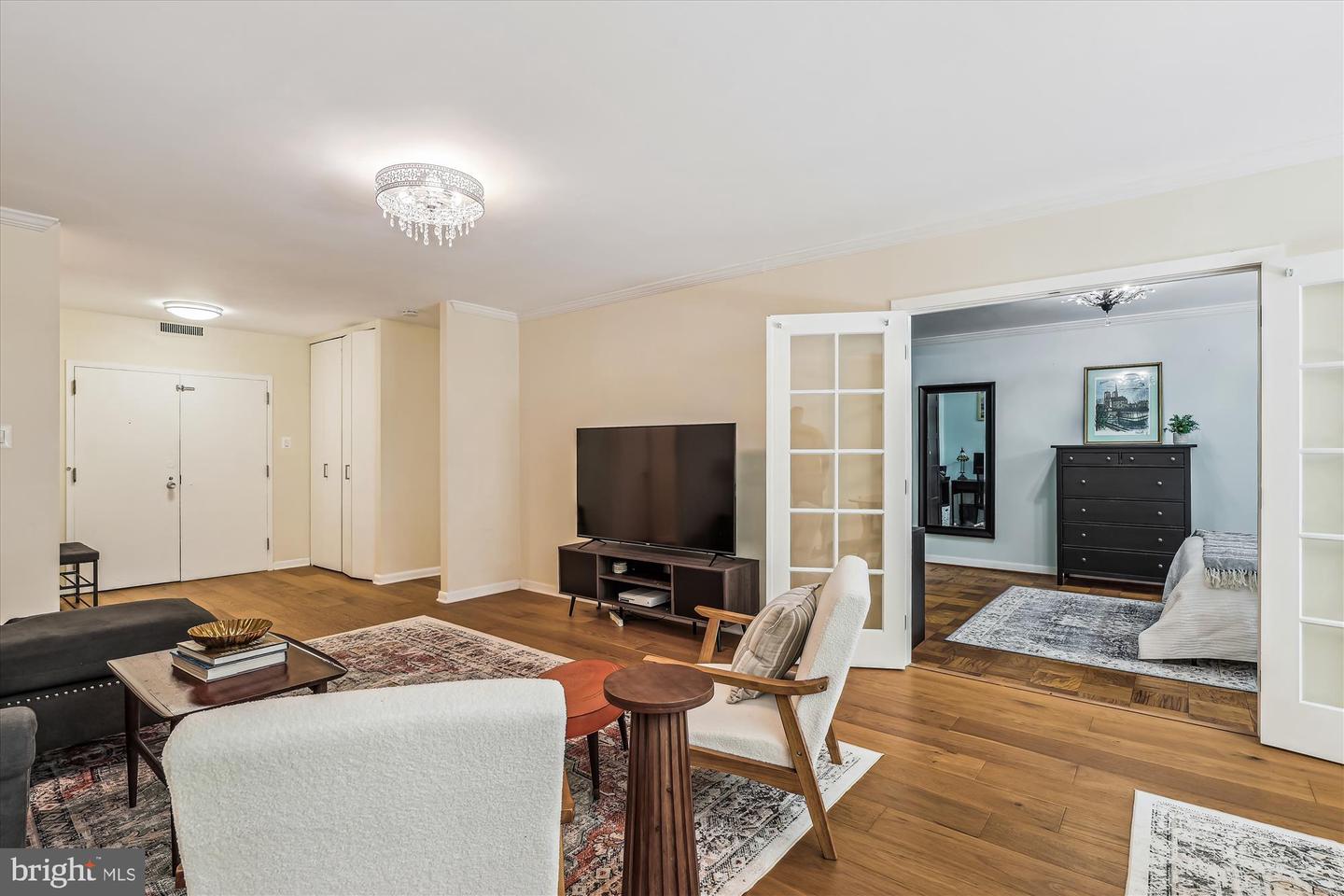 4100 Cathedral Ave NW #818