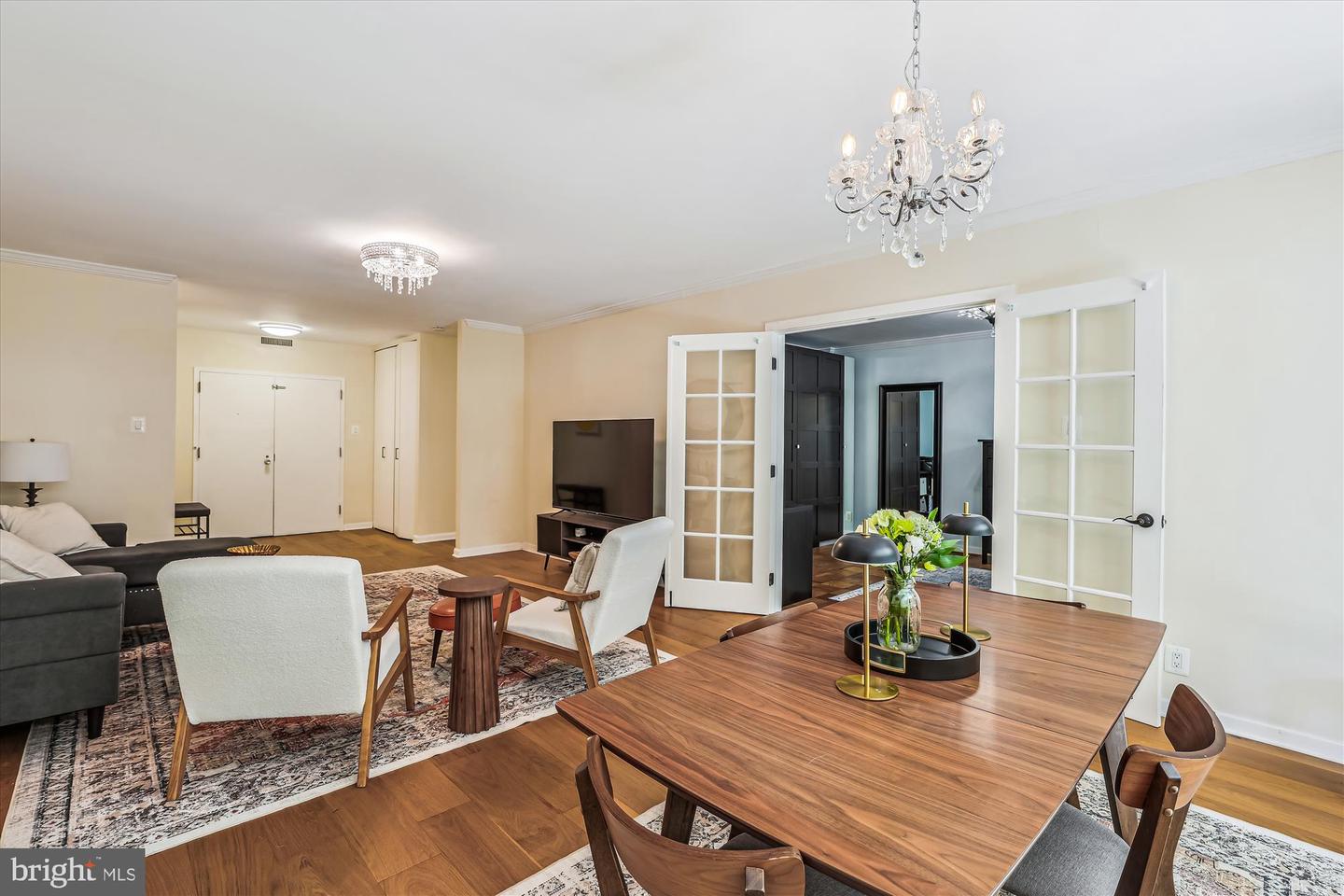 4100 Cathedral Ave NW #818