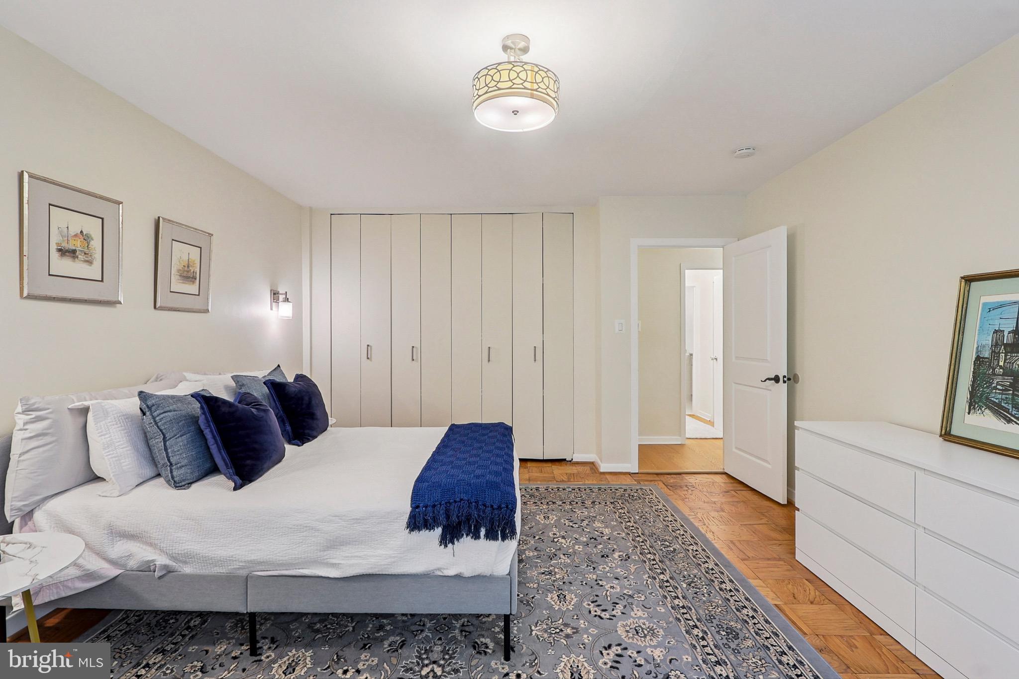 4100 Cathedral Ave NW #818