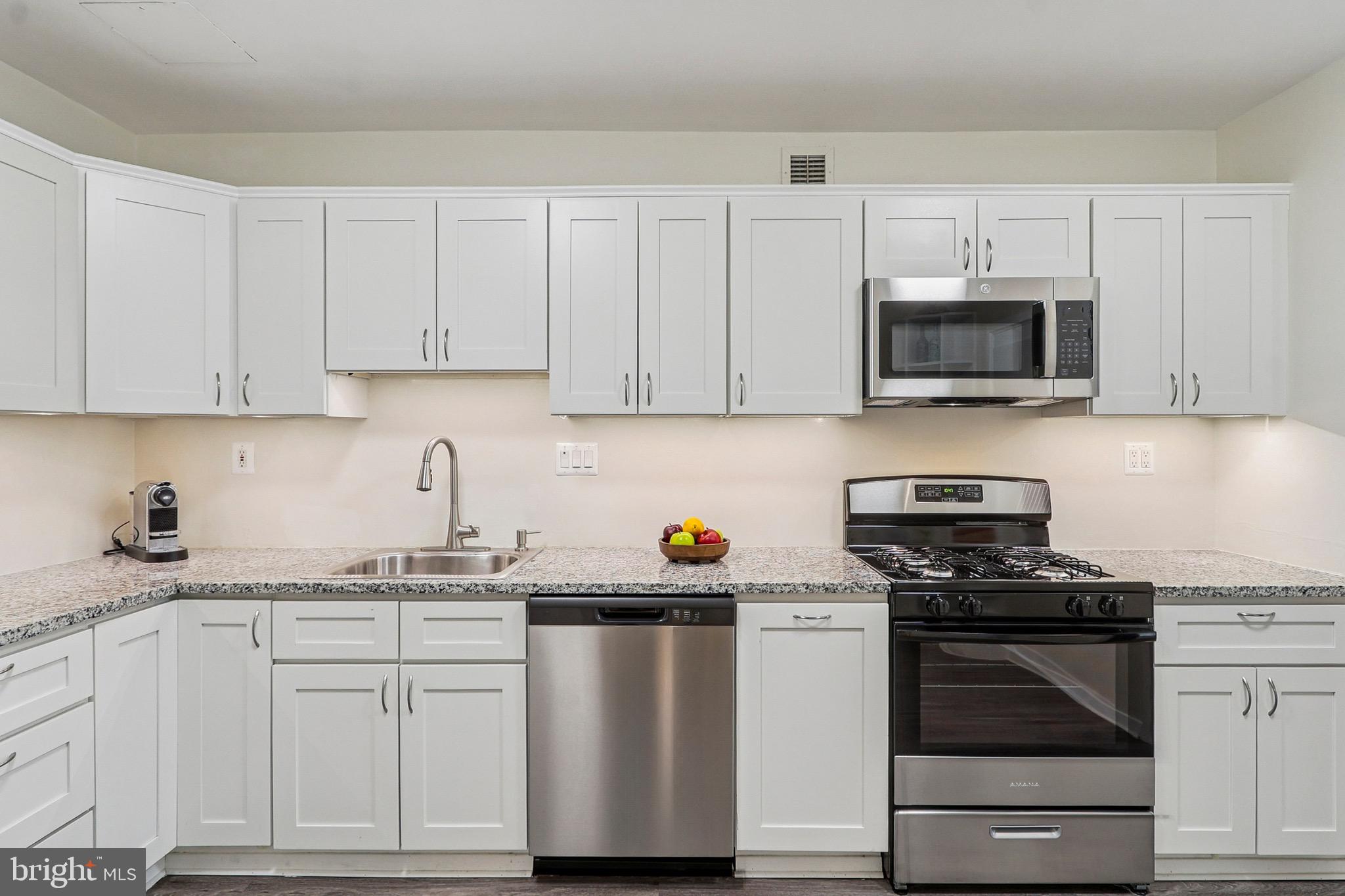 4100 Cathedral Ave NW #818