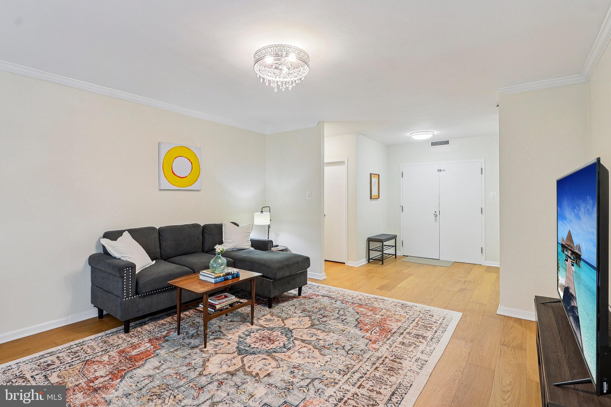 4100 Cathedral Ave NW #818
