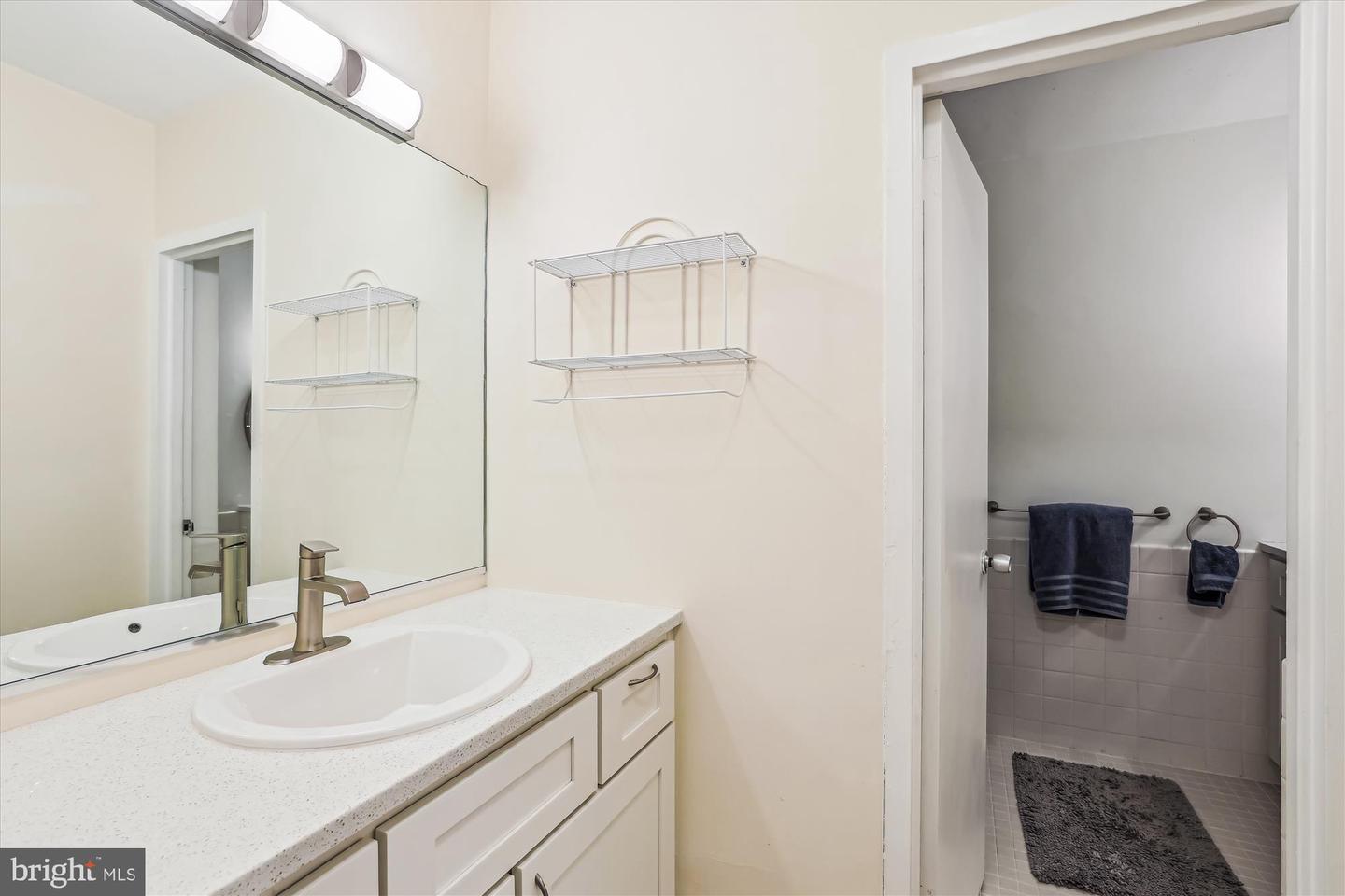 4100 Cathedral Ave NW #818
