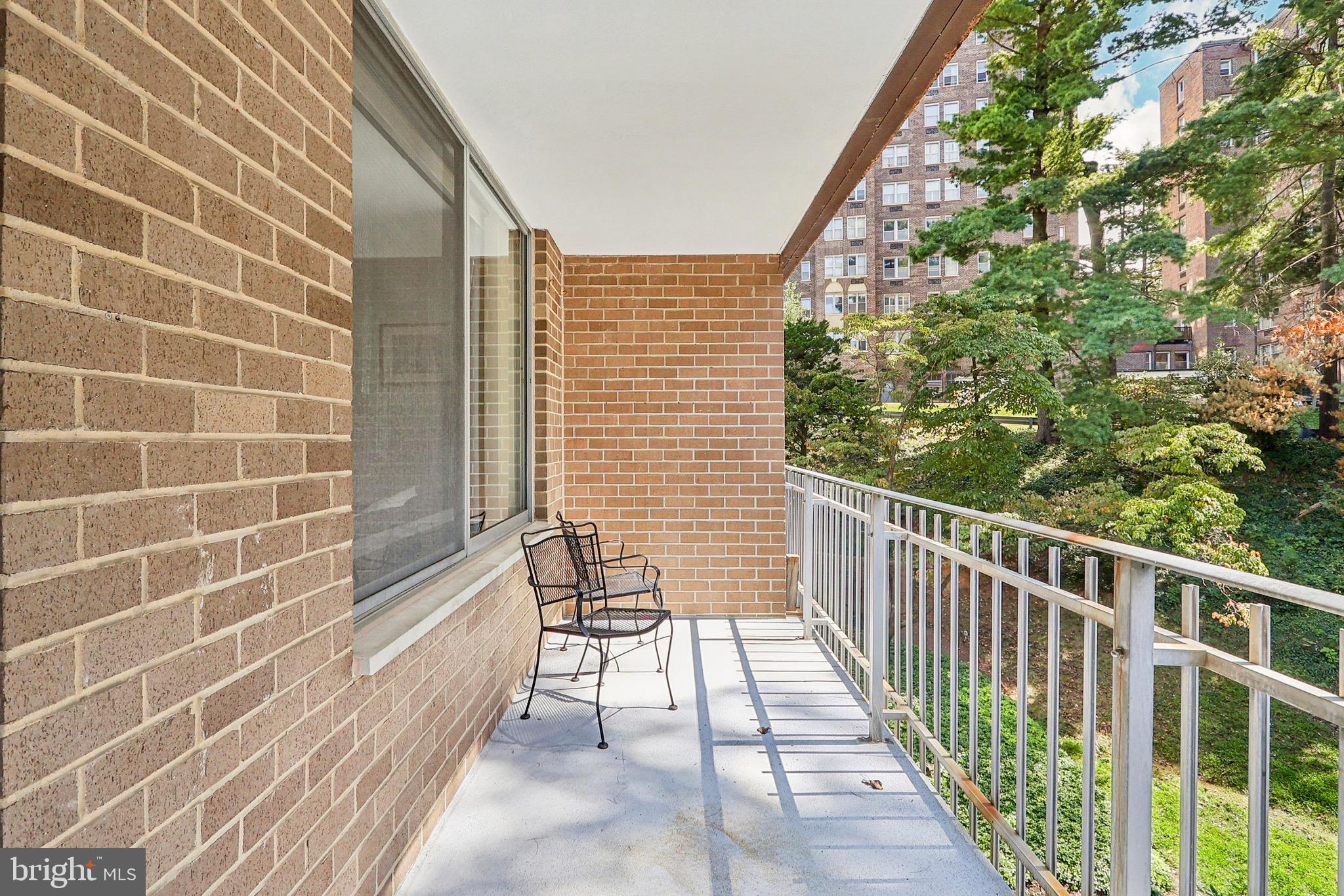 4100 Cathedral Ave NW #818