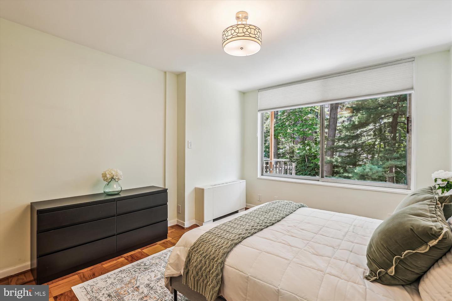 4100 Cathedral Ave NW #818