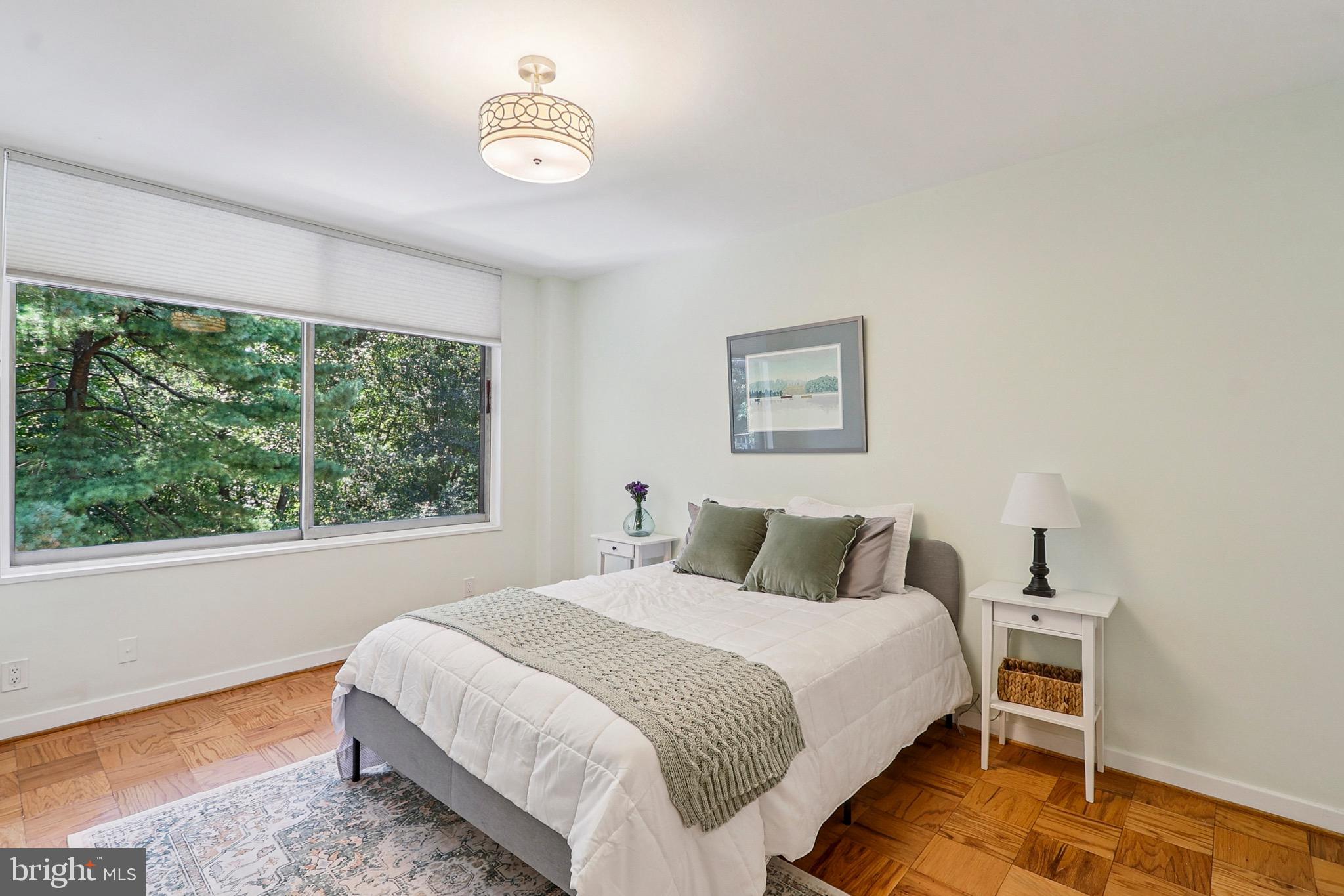 4100 Cathedral Ave NW #818