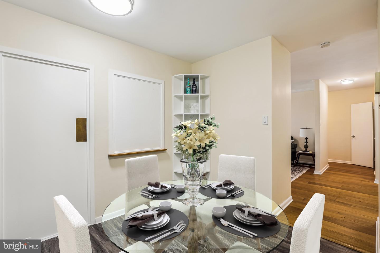 4100 Cathedral Ave NW #818