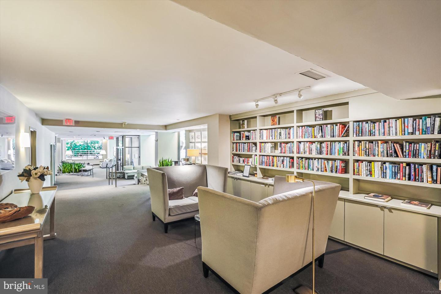 4100 Cathedral Ave NW #818