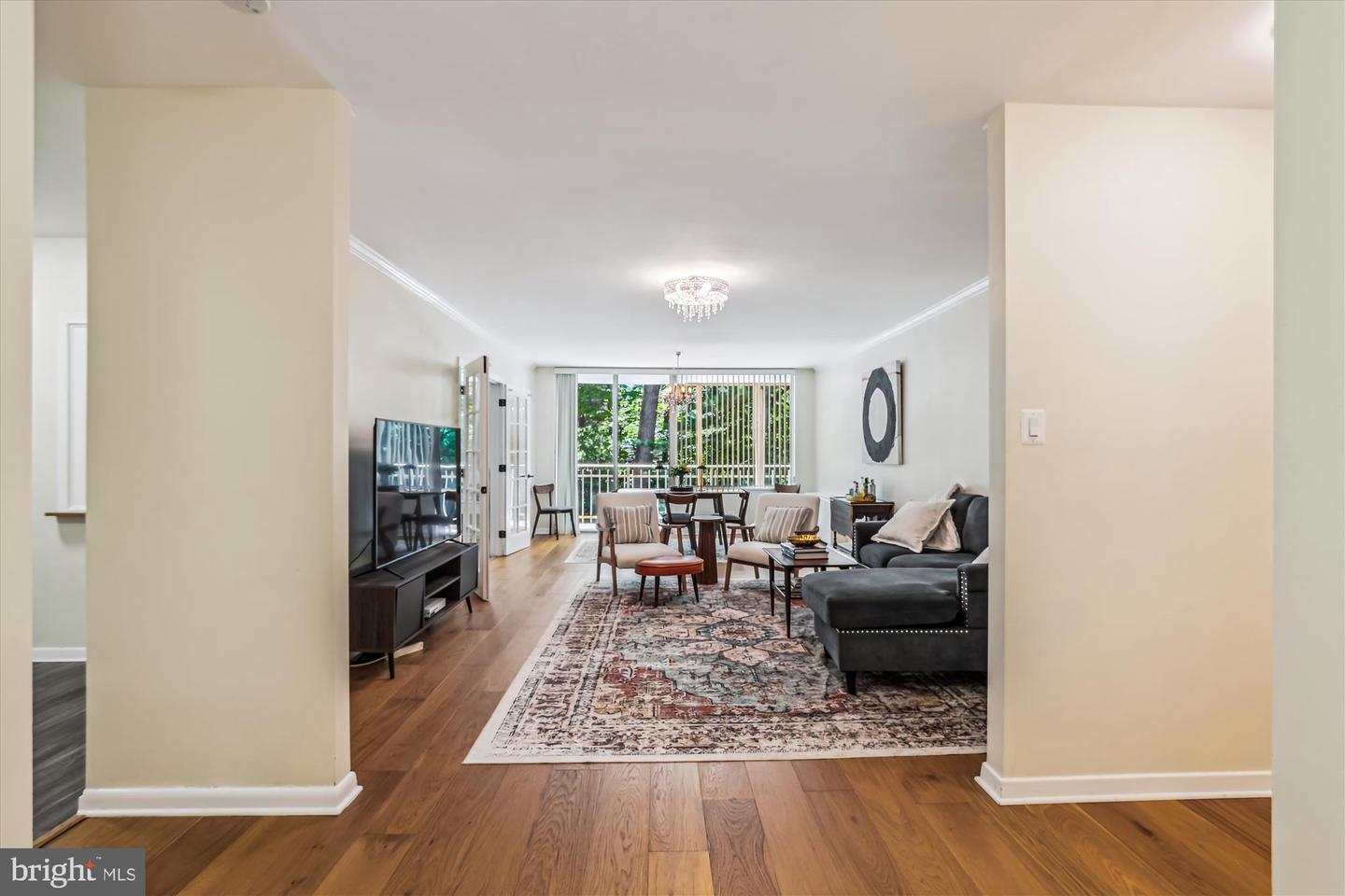 4100 Cathedral Ave NW #818