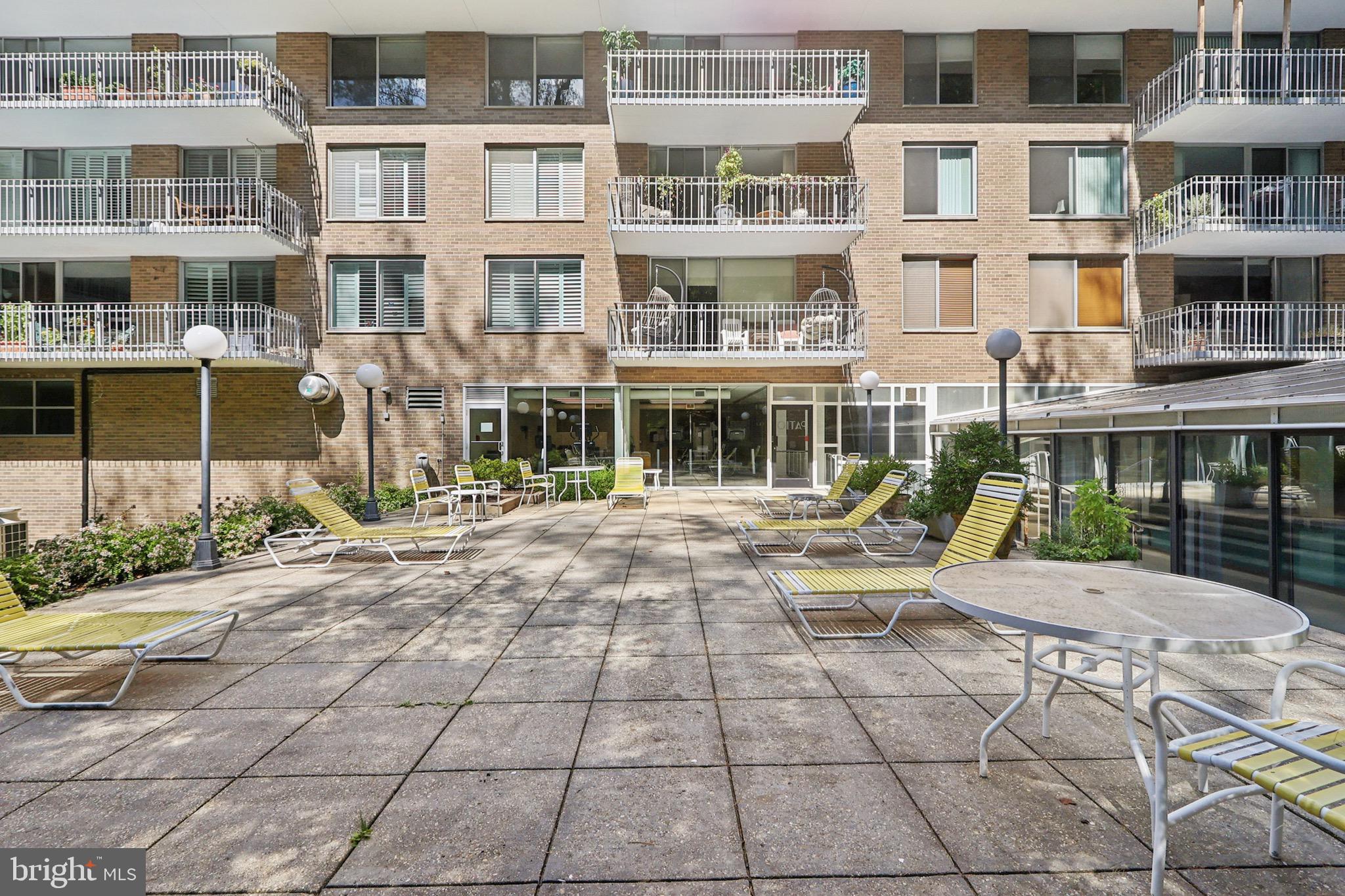 4100 Cathedral Ave NW #818