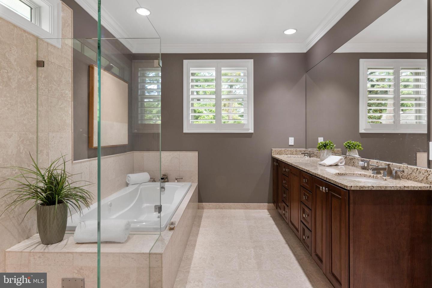 204 Wardour Dr