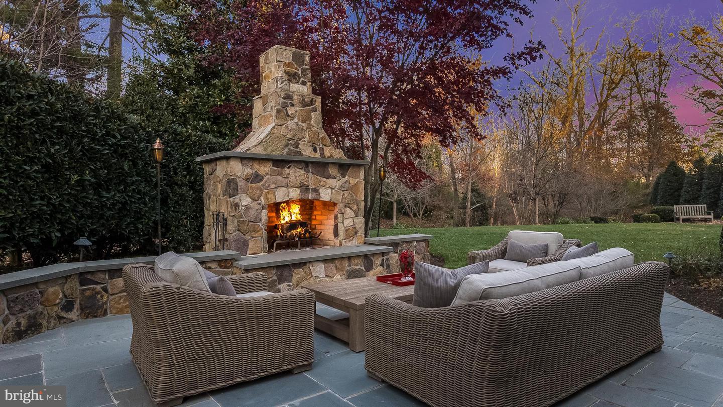 204 Wardour Dr