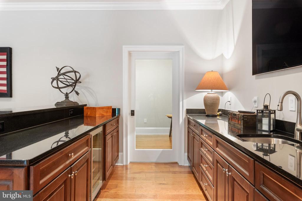 204 Wardour Dr