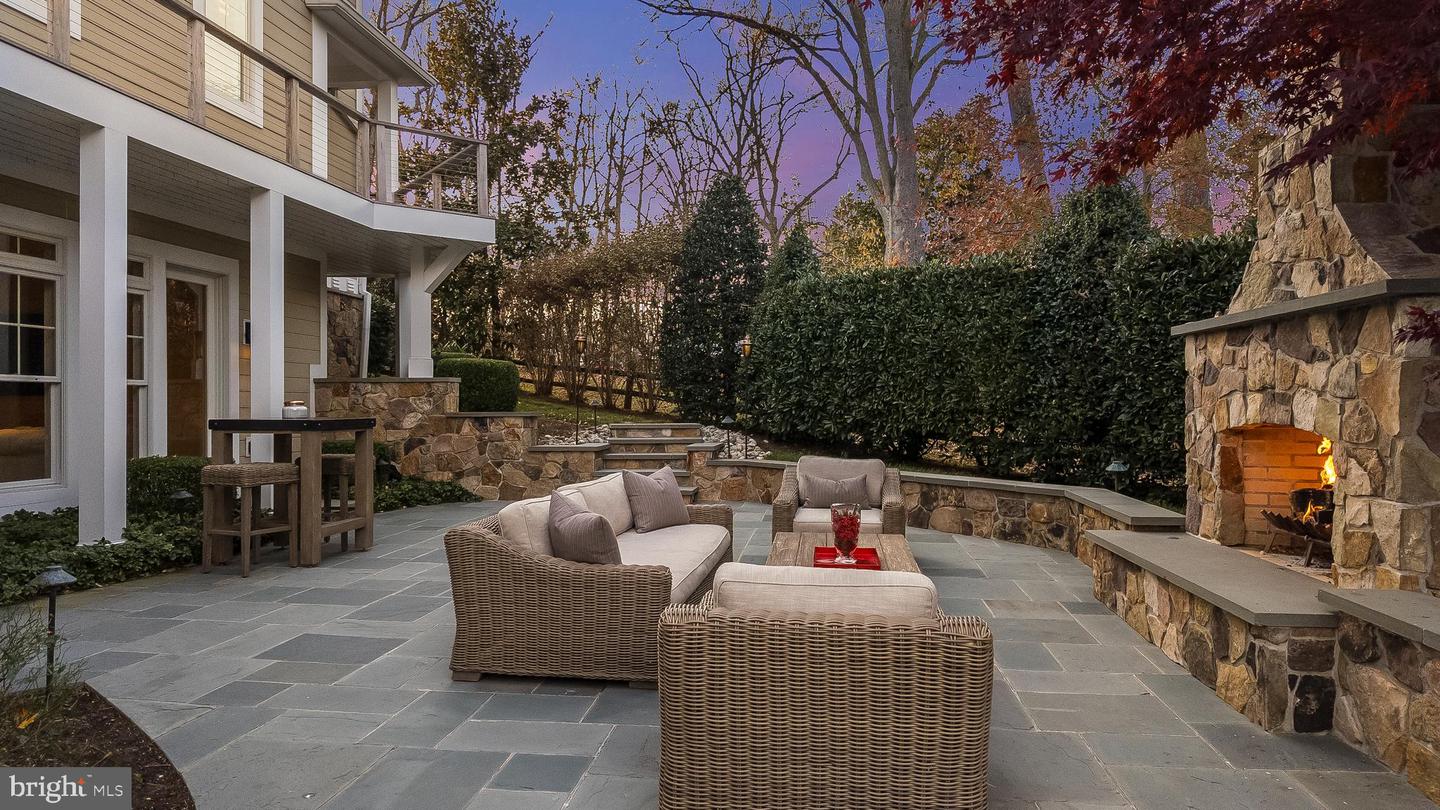 204 Wardour Dr