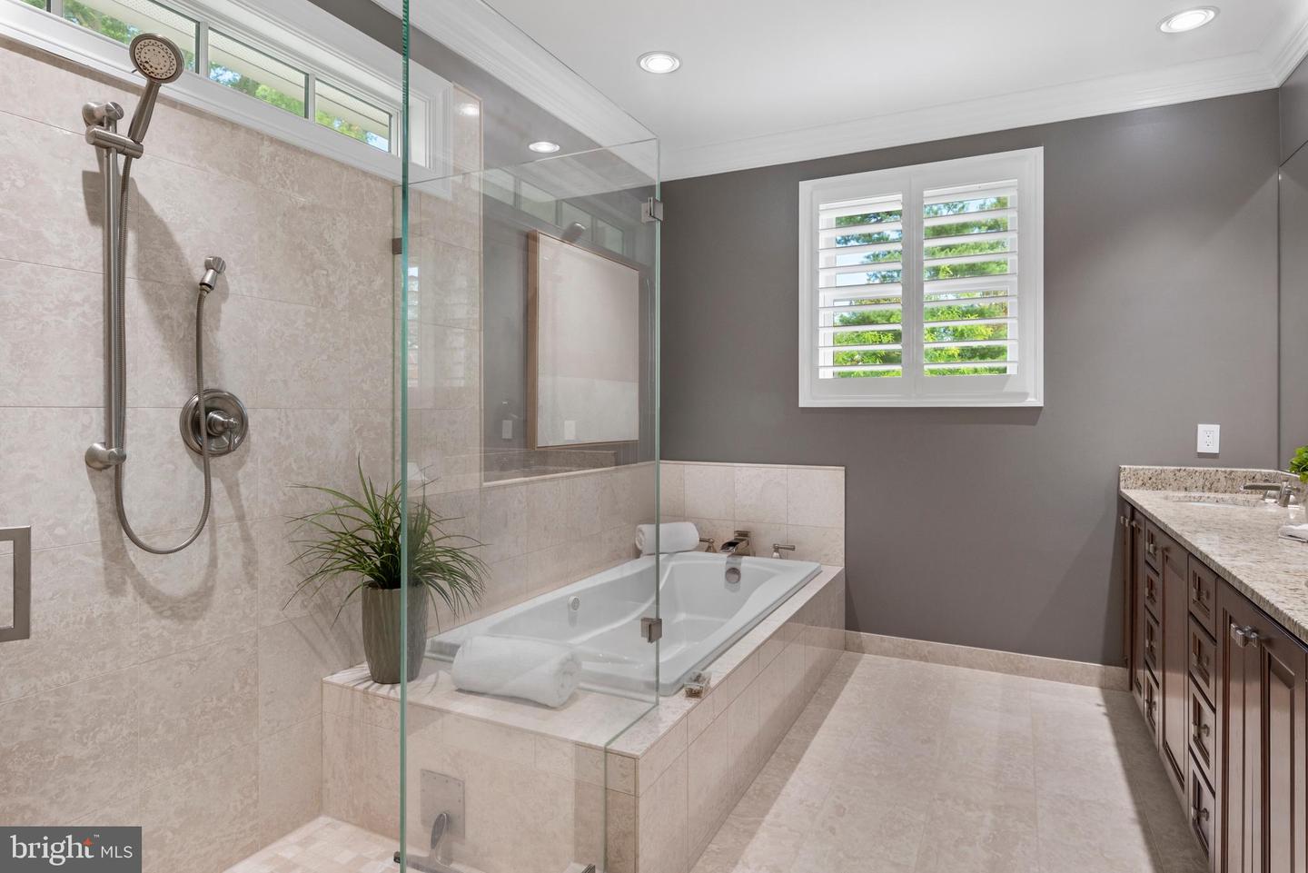 204 Wardour Dr