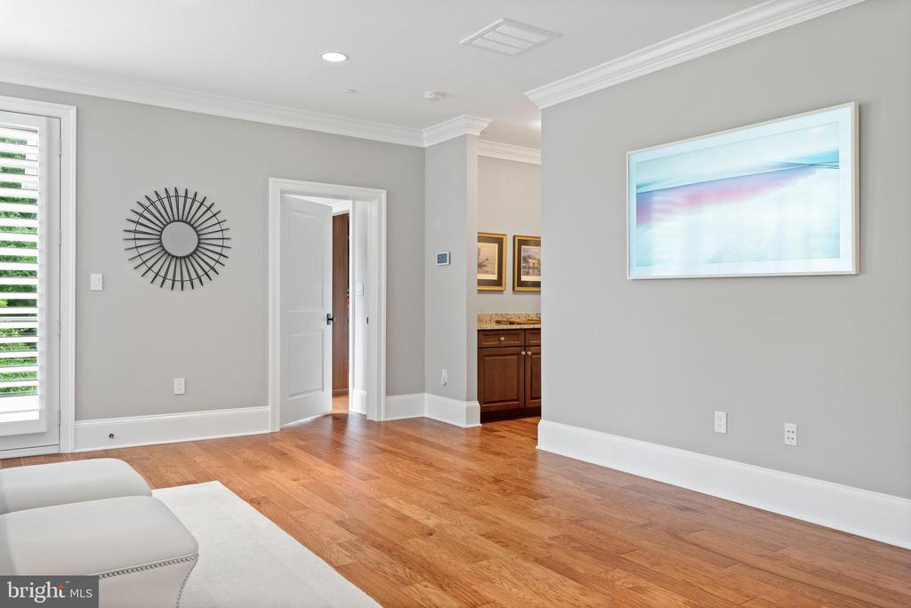 204 Wardour Dr