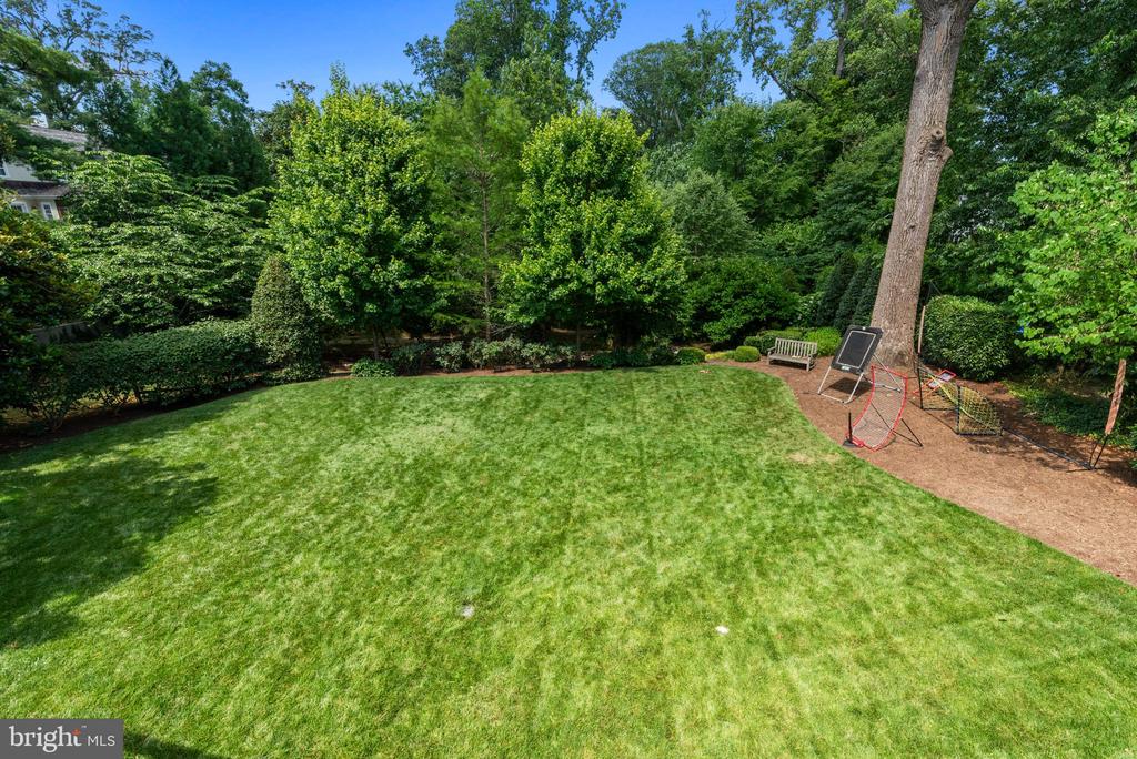 204 Wardour Dr