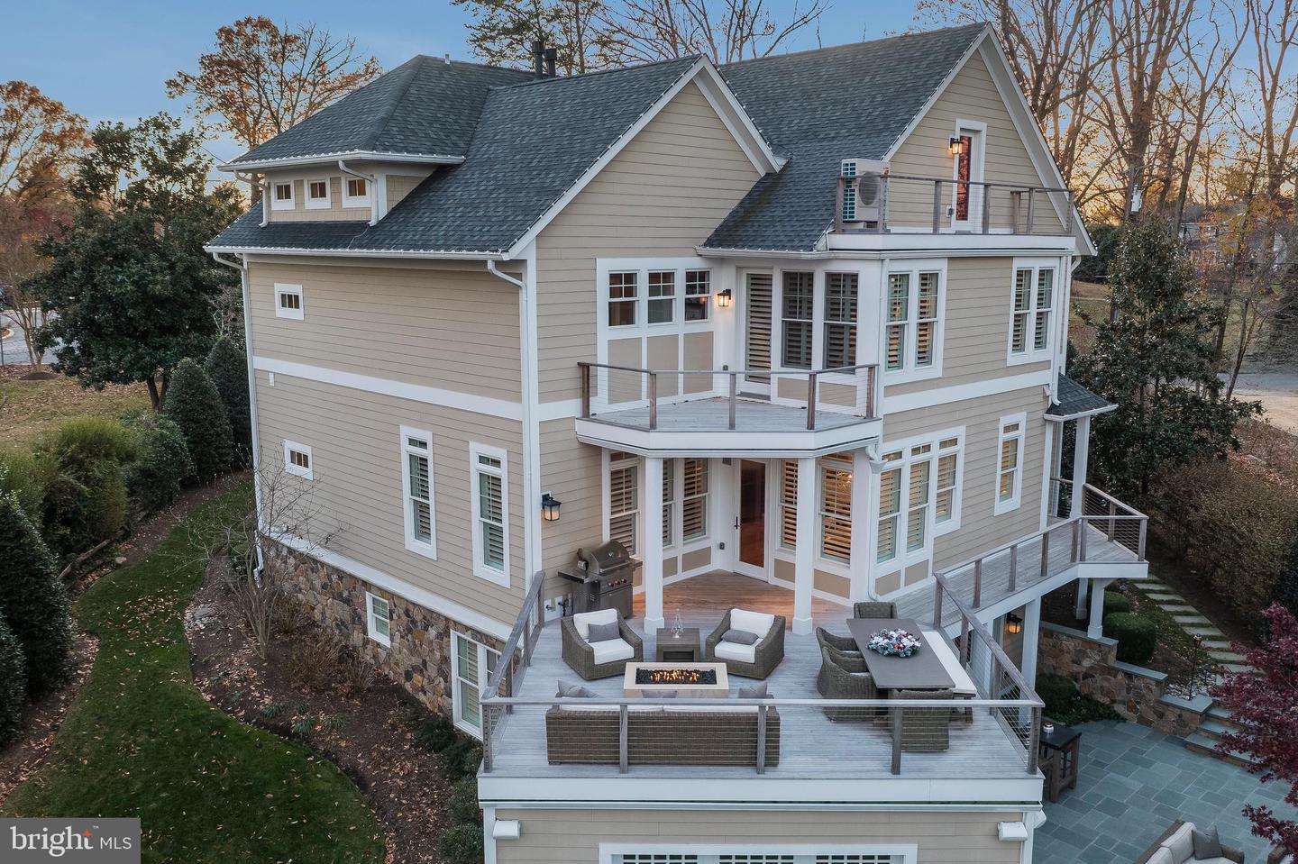 204 Wardour Dr