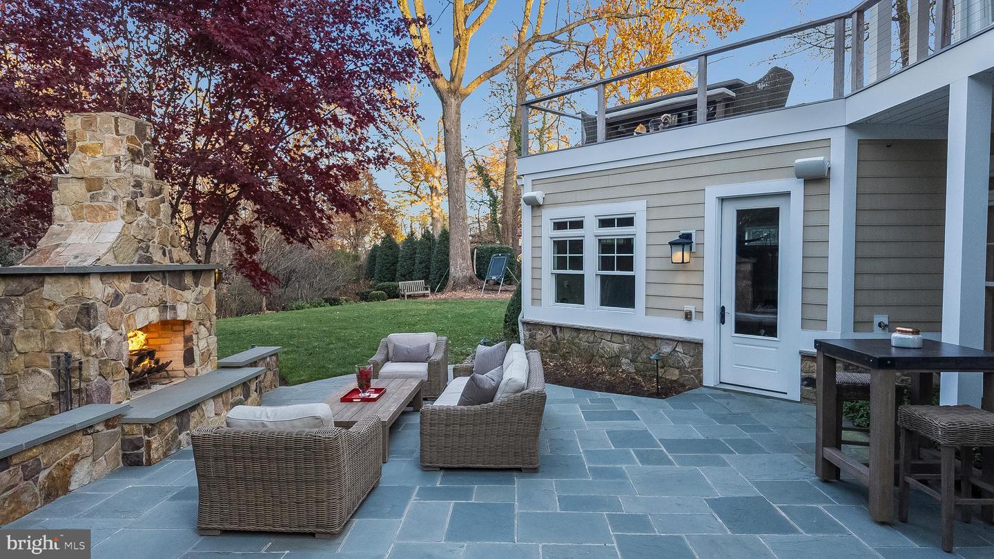 204 Wardour Dr