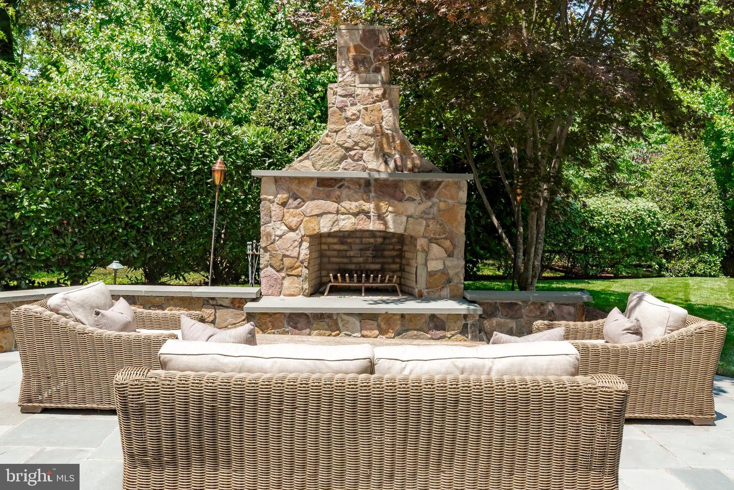 204 Wardour Dr