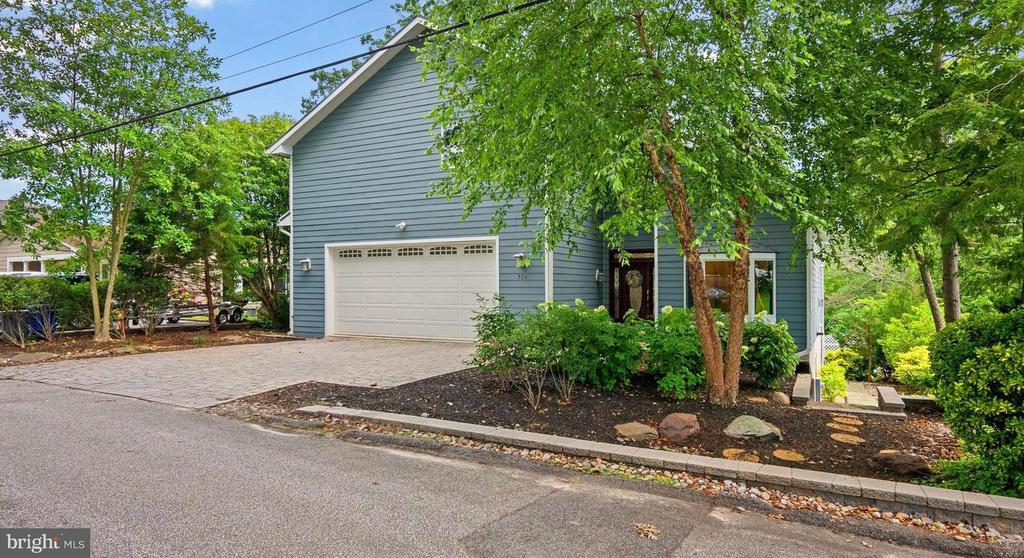 734 Oak Grove Cir