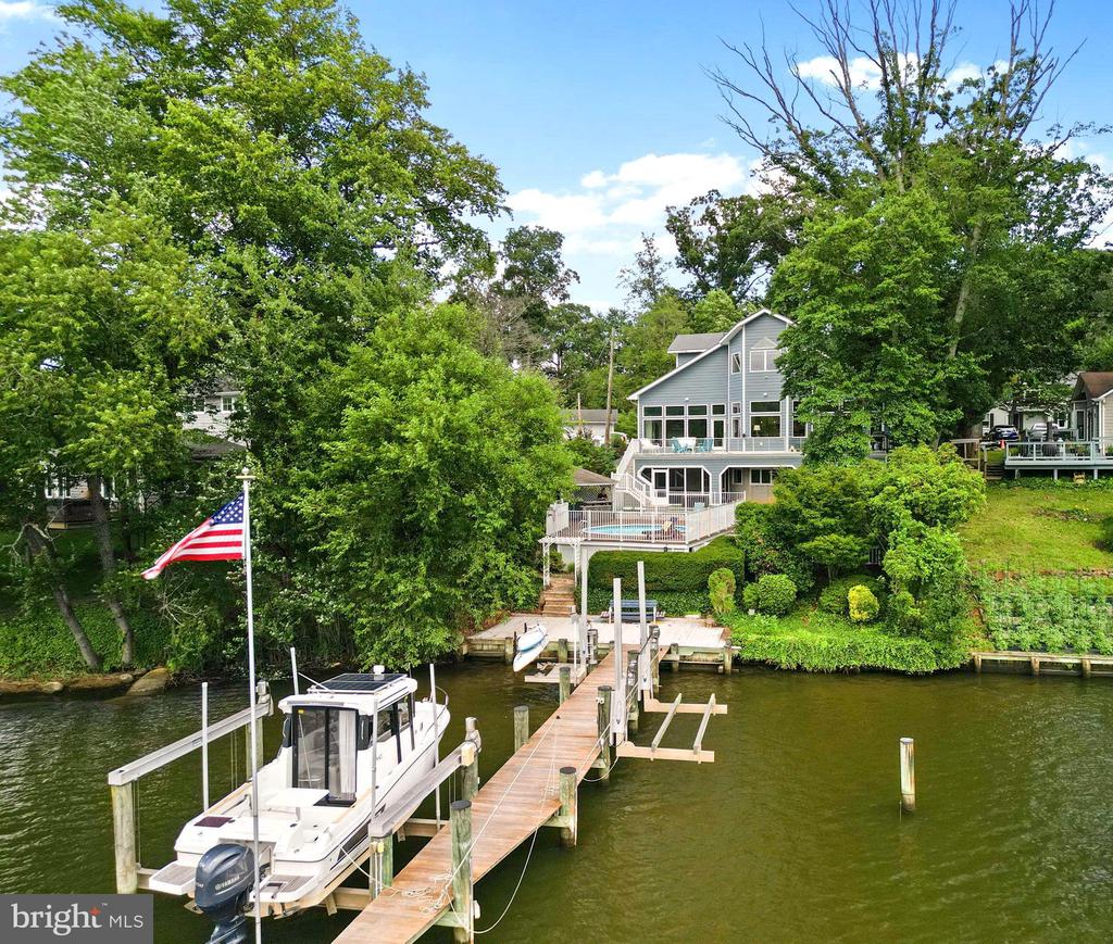 734 Oak Grove Cir