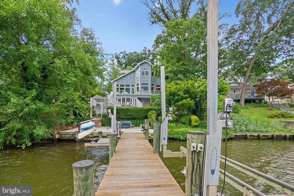 734 Oak Grove Cir