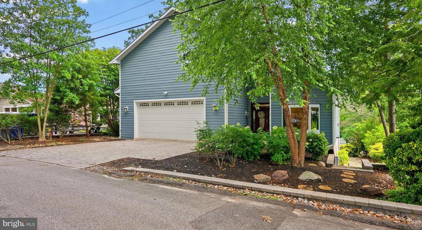 734 Oak Grove Cir