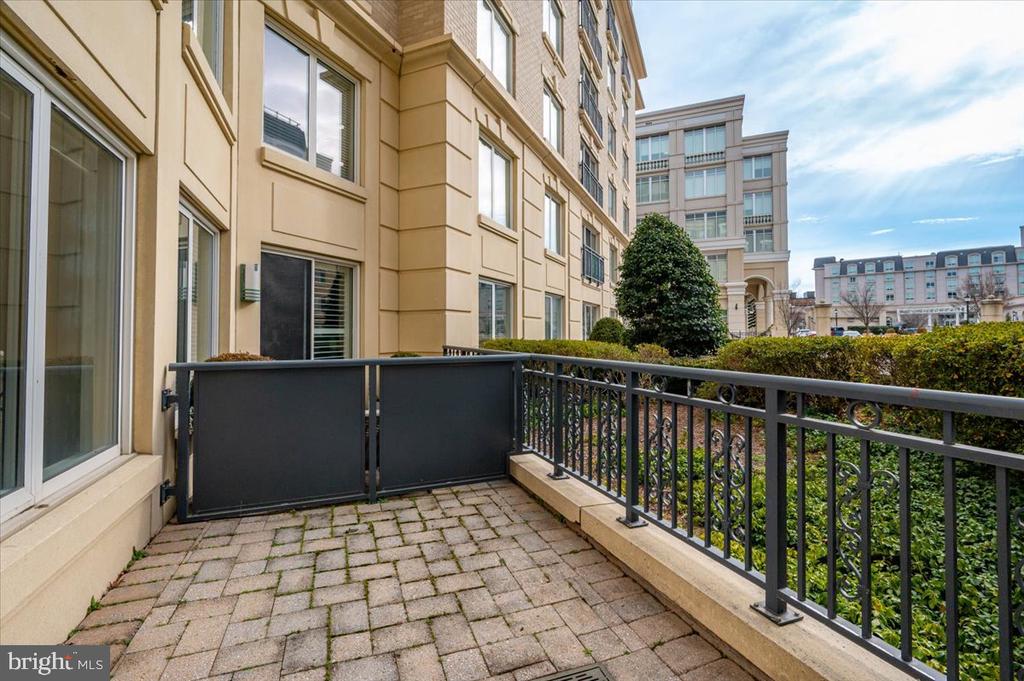 5 PARK PLACE 102