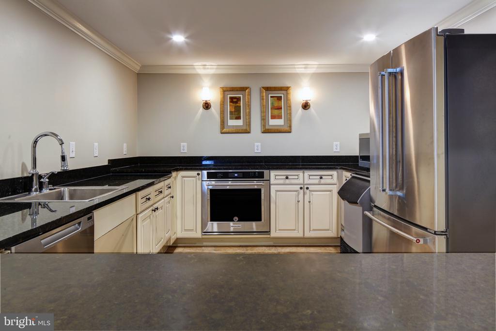 5 PARK PLACE 102