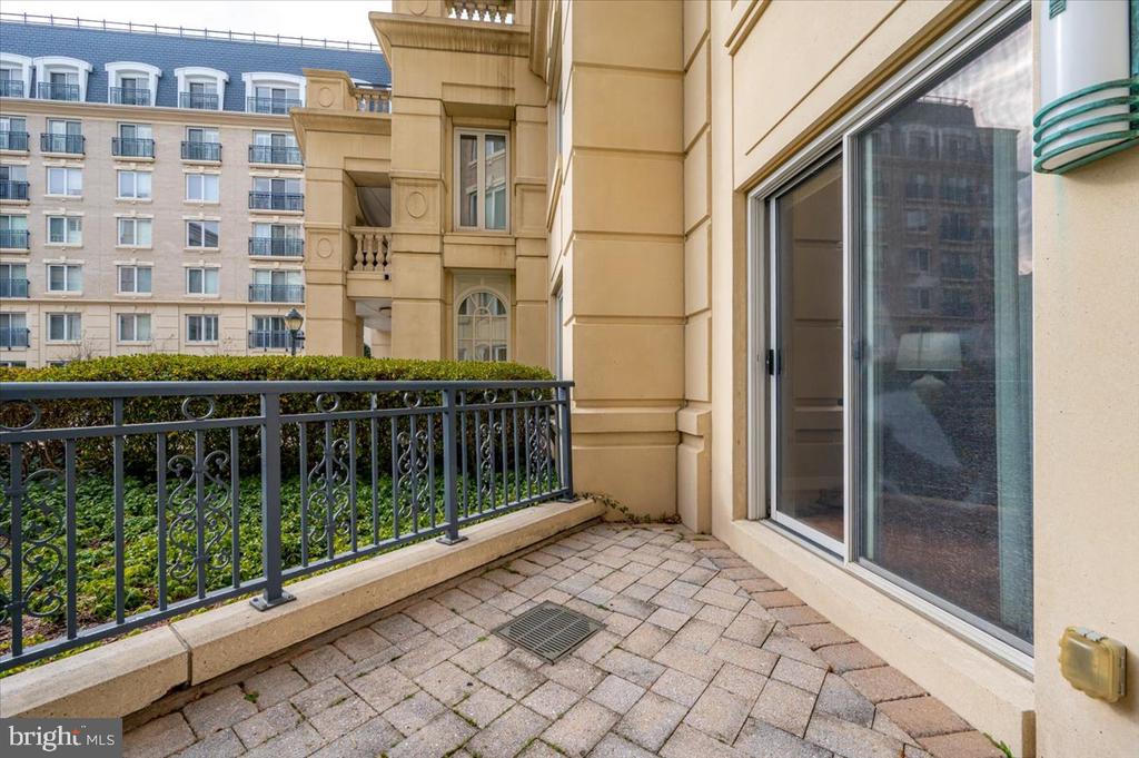 5 PARK PLACE 102