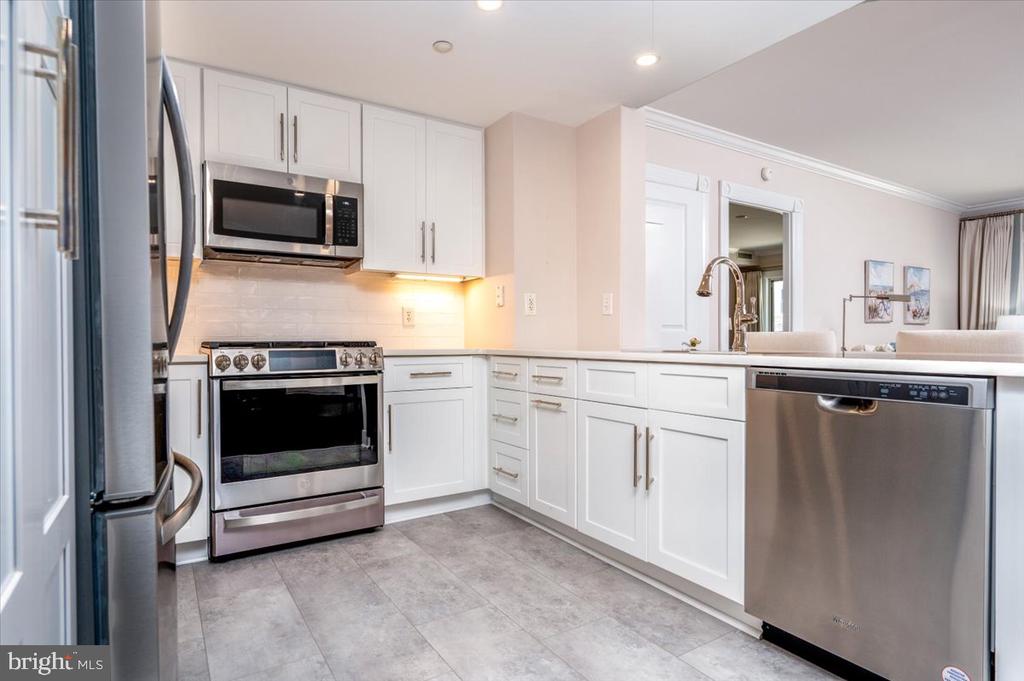 5 PARK PLACE Unit: 603