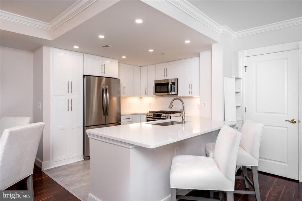 5 PARK PLACE Unit: 603