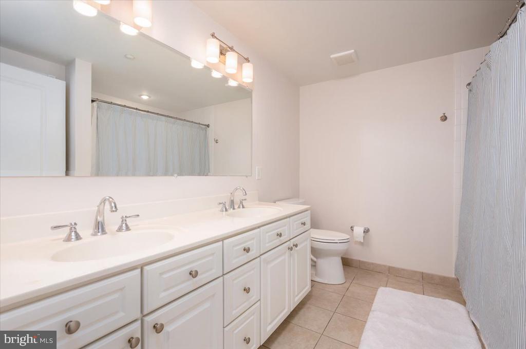 5 PARK PLACE Unit: 603