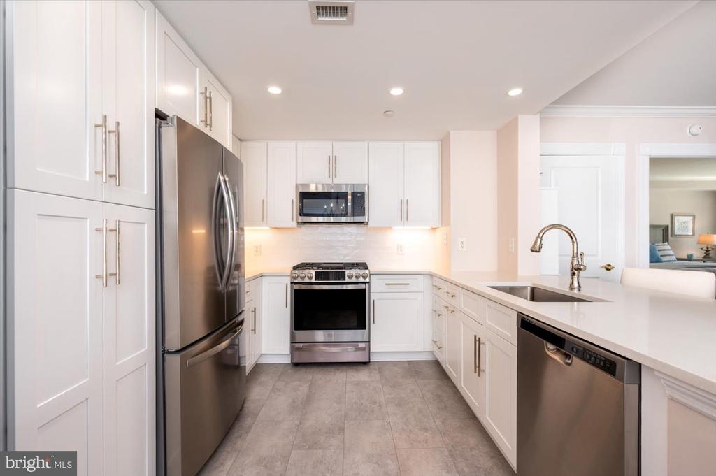 5 PARK PLACE Unit: 603