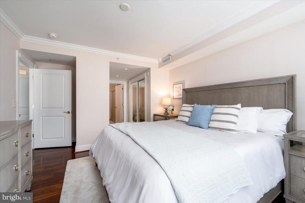 5 PARK PLACE Unit: 603