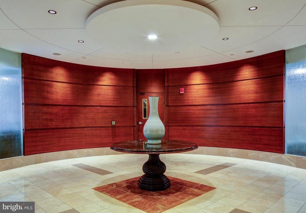 5 PARK PLACE Unit: 127