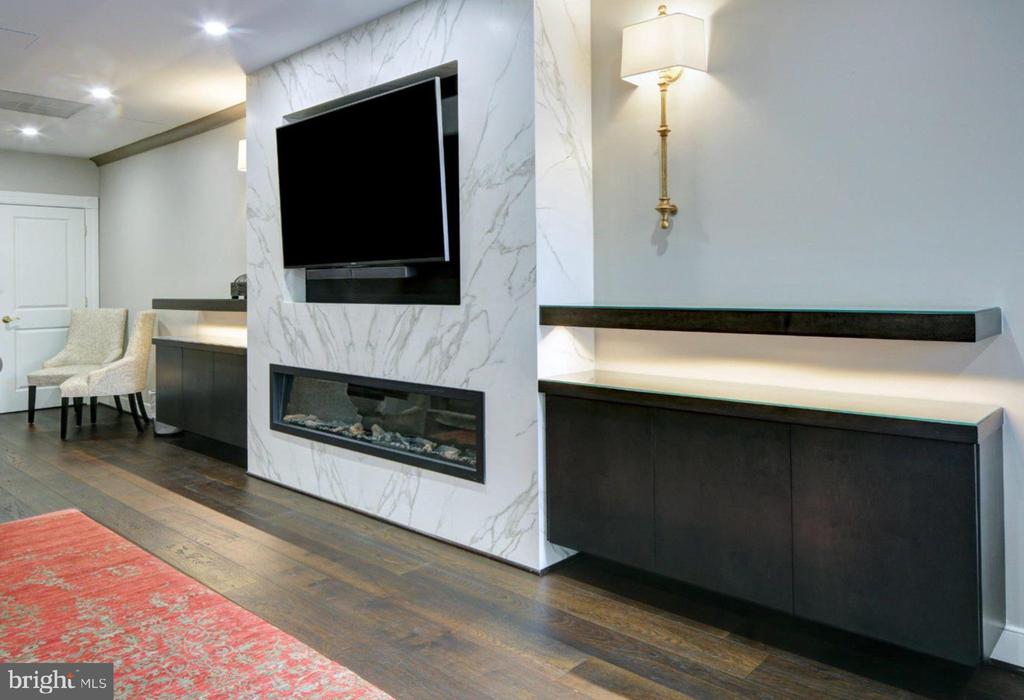 5 PARK PLACE Unit: 127