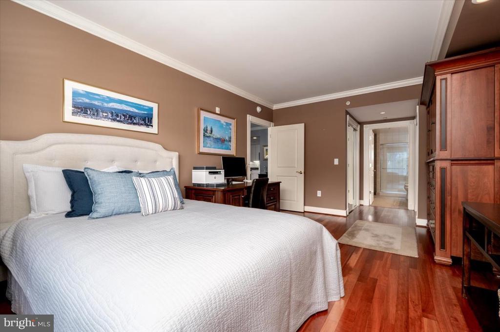 5 PARK PLACE Unit: 127