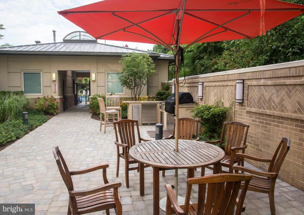 5 PARK PLACE Unit: 127