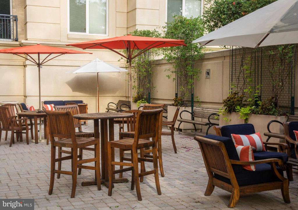 5 PARK PLACE Unit: 127