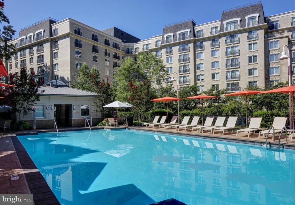 5 PARK PLACE Unit: 127