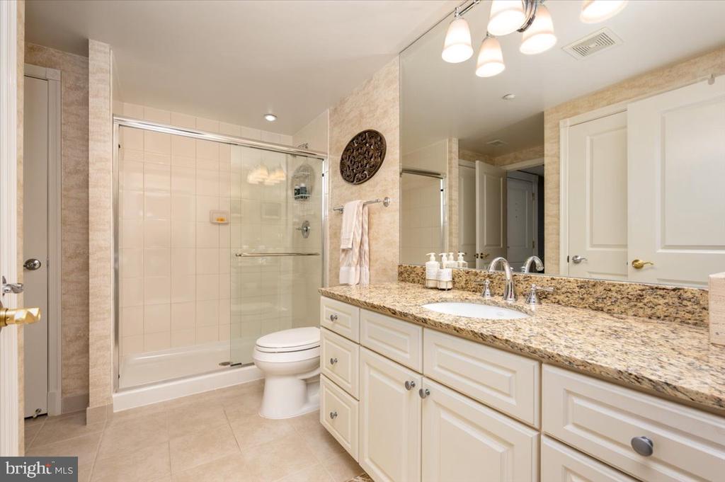 5 PARK PLACE Unit: 127