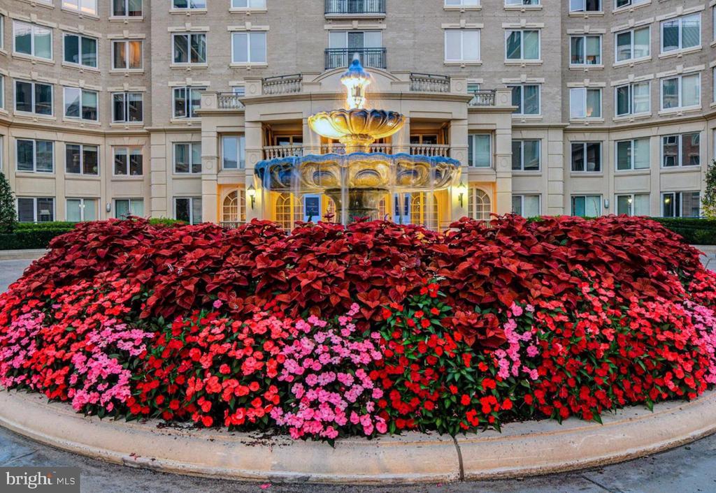 5 PARK PLACE Unit: 127